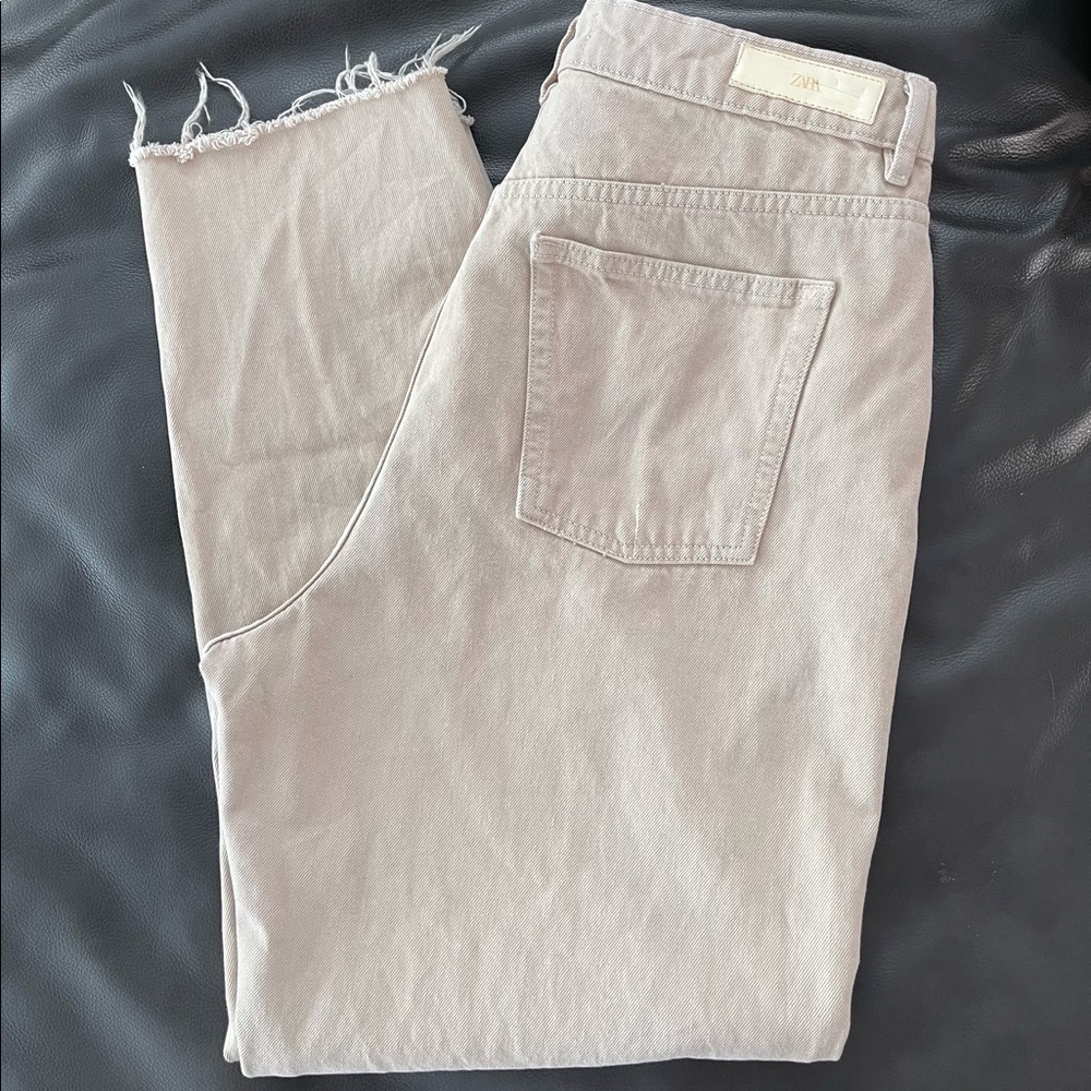 Zara Men’s Frayed Hem Pants